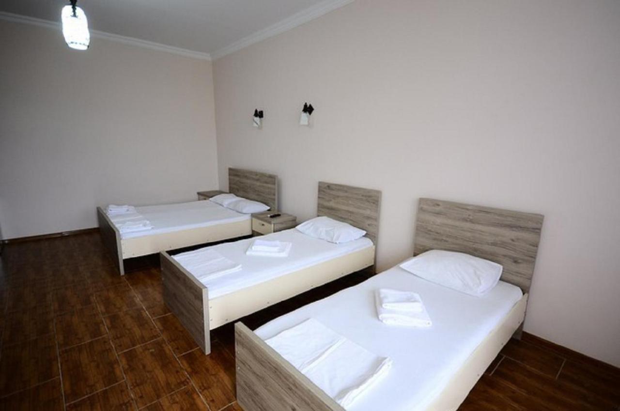 Hulus Hotel Makhinjauri Exteriör bild