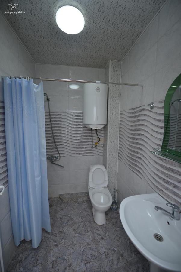 Hulus Hotel Makhinjauri Exteriör bild